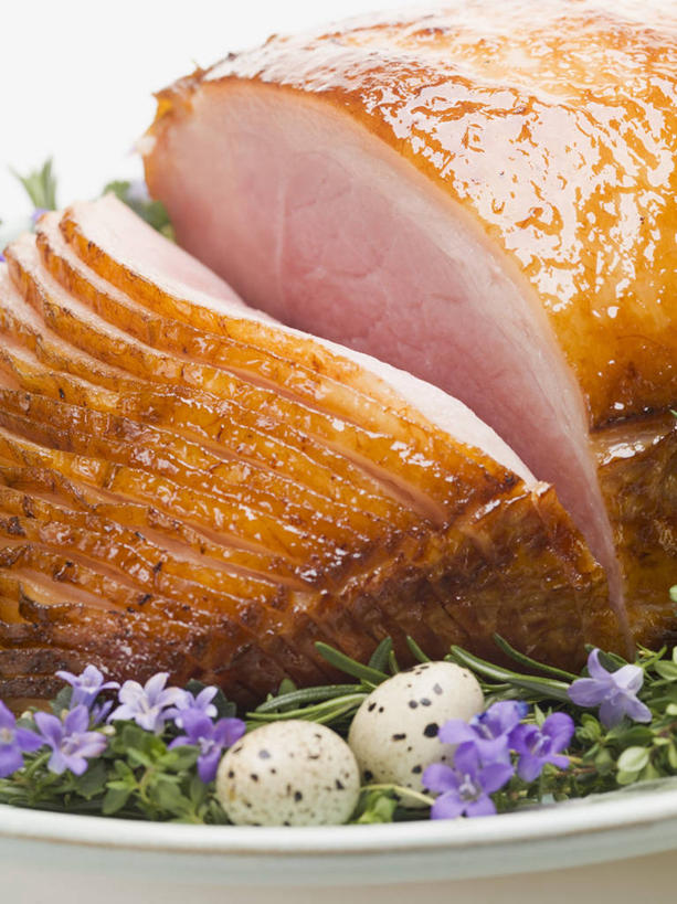 无人,竖图,俯视,室内,特写,白天,桌面,桌子,餐具,复活节,切开,阴影,节日,庆祝,盛开,反射,粘稠,木制,碟子,盘,影子,蛋,调料,肉,糖,鹌鹑蛋,调味品,调味料,花蕾,文化,火腿,猪肉,肉类,花,花瓣,花朵,鲜花,腌制,一个,盘子,木制品,碟,花苞,花蕊,切,庆典,单个,纪念,糖浆,剖面,肉食,黏稠,切面,豚肉,卵,鹌鹑卵,鹑鸟蛋,浓厚,熏制,火肉,兰熏,猪腿,彩图,高角度拍摄