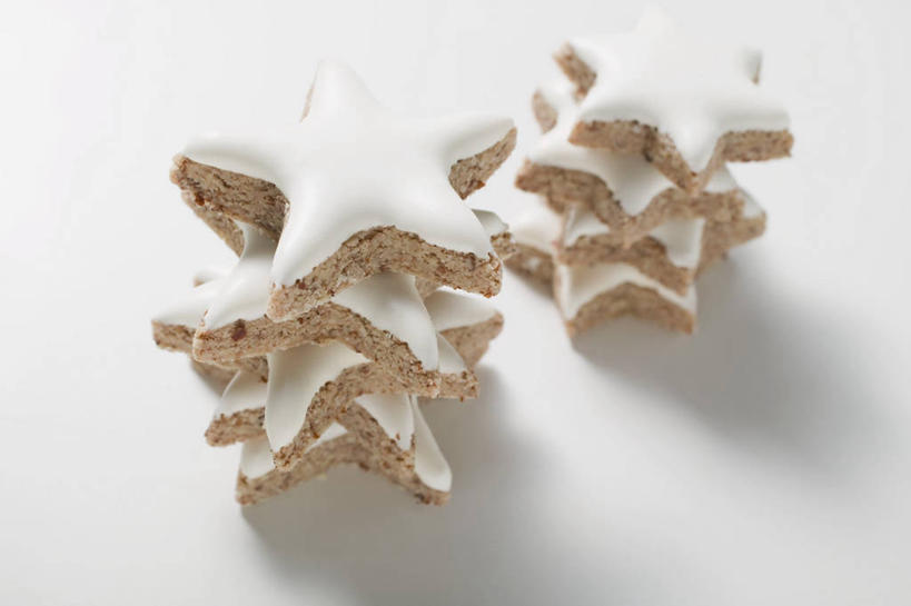 点心,无人,横图,俯视,室内,特写,白天,白色背景,餐桌,桌子,圣诞节,一排,阴影,节日,庆祝,整齐,反射,影子,星星,食品,曲奇,文化,食物,排列,饼干,零食,庆典,星形,摄影,影棚,餐台,纪念,堆,队列,五角形,曲奇饼,曲奇饼干,五角星,彩图,高角度拍摄,影棚拍摄,拍摄