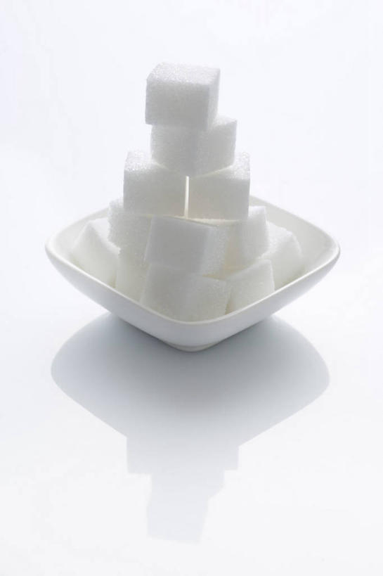 无人,竖图,俯视,室内,特写,白天,白色背景,餐桌,桌子,一排,许多,阴影,整齐,反射,影子,陶瓷,调料,糖,陶瓷制品,调味品,很多,调味料,方糖,排列,一个,容器,碗,摄影,影棚,单个,餐台,储藏,堆,储存,队列,半方糖,白方糖,彩图,高角度拍摄,影棚拍摄,拍摄,贮存