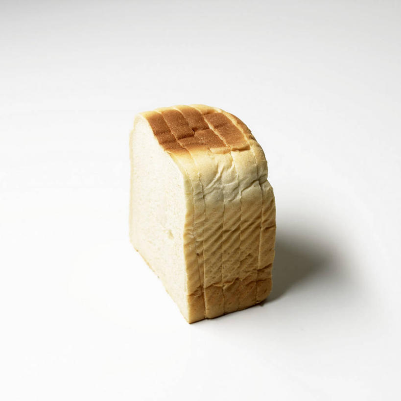 点心,面包,无人,方图,俯视,室内,特写,白天,白色背景,餐桌,桌子,一排,许多,切开,阴影,整齐,反射,影子,食品,面点,很多,吐司,食物,糕点,排列,切,摄影,影棚,餐台,法式面包,队列,剖面,吐司面包,切面,彩图,高角度拍摄,影棚拍摄,拍摄,多士,听型面包