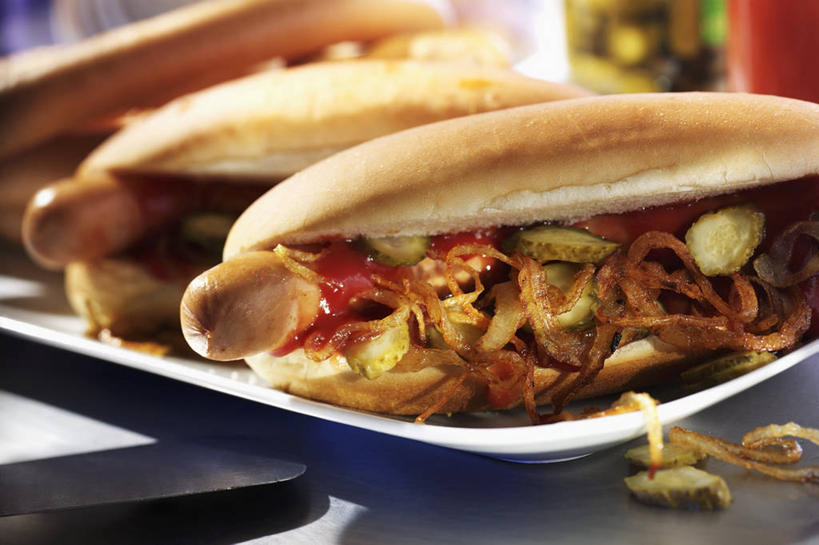 点心,面包,无人,横图,俯视,室内,特写,白天,烹饪,西餐,餐桌,桌子,黄瓜,蔬菜,餐具,一堆,许多,阴影,堆叠,堆积,朦胧,模糊,新鲜,反射,碟子,盘,影子,肉,香肠,料理,食品,面点,腊肠,热狗,菜肴,美食,肉类,食物,糕点,一个,盘子,碟,快餐,西式,佳肴,有机食品,绿色食品,单个,餐台,堆,肉食,西式快餐,垃圾食品,青瓜,胡瓜,彩图,高角度拍摄