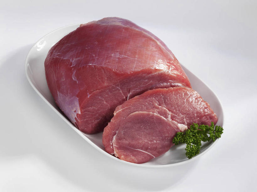 无人,横图,俯视,室内,特写,白天,白色背景,餐桌,桌子,芹菜,蔬菜,阴影,新鲜,反射,影子,陶瓷,肉,生食,牛肉,陶瓷制品,肉类,一个,红色,白色,容器,碗,摄影,荷兰芹,欧芹,香芹,影棚,单个,餐台,储藏,储存,横截面,剖面,肉食,法香,巴西利,洋香菜,洋芫荽,法国香菜,旱芹菜,番荽,截面,截面图形,彩图,高角度拍摄,影棚拍摄,拍摄,贮存