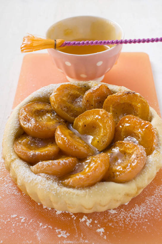 点心,无人,竖图,俯视,室内,特写,白天,白色背景,下午茶,餐桌,桌子,阴影,反射,粉末,影子,陶瓷,调料,酱料,酱汁,面粉,佐料,食品,陶瓷制品,调味品,粮食,调味料,酱,食物,糕点,一个,容器,碗,粉,摄影,影棚,单个,餐台,储藏,农产品,储存,原材料,粉状,杏酱,彩图,高角度拍摄,影棚拍摄,拍摄,贮存,蛋糕