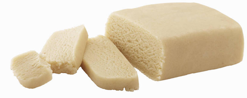 无人,横图,俯视,室内,特写,白天,白色背景,餐桌,桌子,切开,阴影,反射,影子,食品,糖,糖果,甜点,甜品,食物,甜食,切,四块,摄影,影棚,餐台,横截面,剖面,硬糖,切面,杏仁糖,彩图,高角度拍摄,影棚拍摄,拍摄