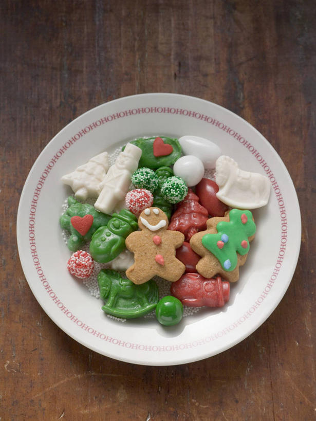 点心,无人,竖图,俯视,室内,特写,白天,桌面,桌子,餐具,圣诞节,阴影,节日,庆祝,反射,木制,碟子,盘,影子,食品,糖,糖果,甜点,甜品,文化,食物,糕点,一个,盘子,木制品,碟,饼干,甜食,零食,庆典,摄影,影棚,单个,纪念,姜饼,甘草糖,德式姜饼,彩图,高角度拍摄,影棚拍摄,拍摄,盐甘草糖