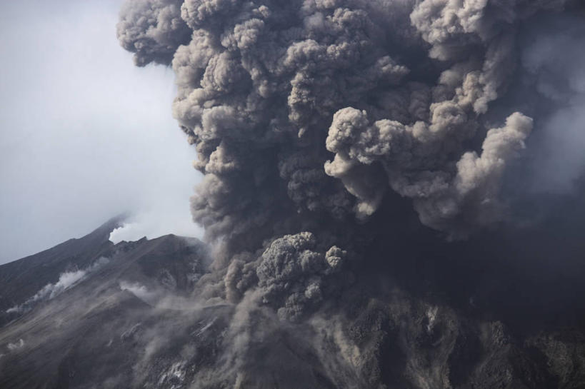 无人,横图,室外,白天,正面,旅游,度假,火山,美景,山,鹿儿岛,日本,亚洲,粘稠,景观,山峰,山峦,喷发,尘埃,娱乐,灰色,自然,享受,休闲,烟,景色,放松,灰尘,尘土,自然风光,爆发,火山爆发,火山喷发,东亚,日本国,九州本岛,九州,九州岛,九州地方,鹿儿岛县,樱岛火山,樱岛,浓厚,暴发,浓密,地壳运动,地质现象,活火山,彩图