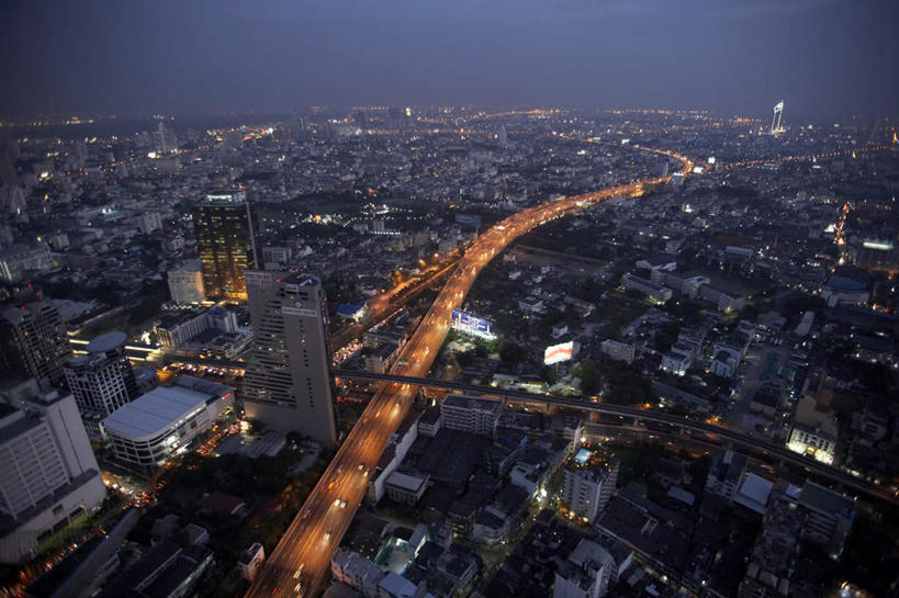 无人,高楼大厦,横图,俯视,航拍,室外,夜晚,度假,河流,美景,水,城市风光,城市,大厦,道路,建筑,路,摩天大楼,公路,曼谷,泰国,亚洲,阴影,光线,影子,河水,景观,水流,云,云朵,灯光,交通,首都,云彩,娱乐,蓝色,白云,蓝天,天空,楼宇,天,享受,休闲,景色,放松,东南亚,晴朗,鸟瞰,泰王国,晴空,马路,彩图,高角度拍摄,大楼,高层建筑,高楼,摩天楼