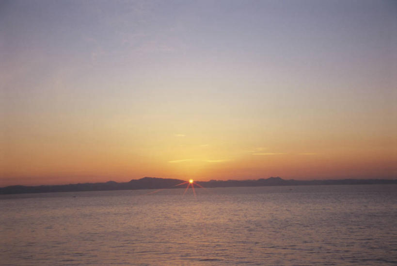 无人,横图,室外,白天,正面,旅游,度假,海浪,海洋,美景,日落,神奈川,日本,亚洲,景观,浪花,水平线,晚霞,霞光,落日,辽阔,海平线,神奈川县,娱乐,自然,海水,黄昏,享受,休闲,广阔,景色,彩霞,放松,一望无际,自然风光,海景,东亚,本州,关东地方,本州岛,日本国,无边无际,一马平川,夕照,薄暮,大海,风浪,海,海水的波动,近岸浪,涌浪,夕阳,彩图,傍晚,三浦半岛,水天相接,水天一线,斜阳