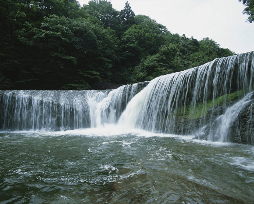 无人,横图,室外,白天,正面,旅游,度假,石头,美景,瀑布,森林,山,山脉,树林,水,植物,日本,亚洲,阴影,飞溅,溅,光线,石子,液体,影子,景观,山峰,水滴,山峦,娱乐,水珠,树,树木,蓝色,绿色,蓝天,天空,阳光,自然,群山,天,享受,休闲,景色,放松,生长,晴朗,成长,喷洒,自然风光,东亚,本州,万里无云,本州岛,日本国,宫城,宫城县,东北地方,跌水,石块,岩石,晴空,晴空万里,彩图,刈田郡,七宿町
