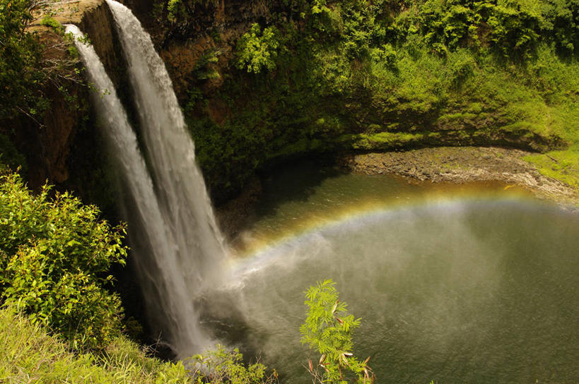 无人,横图,俯视,室外,白天,旅游,度假,岛屿,美景,瀑布,树林,水,植物,夏威夷,美国,阴影,飞溅,溅,光线,液体,影子,景观,水滴,娱乐,水珠,树,树木,绿色,阳光,自然,享受,休闲,景色,放松,生长,成长,北美,北美洲,喷洒,自然风光,美洲,夏威夷州,爱洛哈之州,可爱岛,考艾岛,考爱岛,北亚美利加洲,亚美利加洲,花园之岛,跌水,列岛,群岛,诸岛,彩图,高角度拍摄,威陆亚瀑布,美利坚合众国