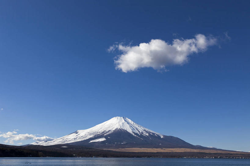 无人,横图,室外,白天,正面,旅游,度假,湖,湖泊,火山,美景,山,水,雪,雪山,大雪,富士山,日本,亚洲,阴影,光线,影子,冰,湖面,积雪,景观,山峰,水流,水面,雪景,云,云朵,冬季,冬天,山峦,云彩,娱乐,蓝色,白云,蓝天,天空,阳光,自然,湖水,天,享受,休闲,景色,放松,寒冷,晴朗,冰冷,自然风光,东亚,本州,本州岛,日本国,中部地方,山梨,山梨县,严寒,冰凉,酷寒,凛冽,凛凛,极冷,活火山,晴空,彩图,山中湖村