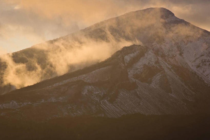 无人,动物园,横图,室外,白天,正面,日出,火山,美景,太阳,北海道,日本,亚洲,景观,朝霞,晨曦,黎明,阳光,自然,景色,自然风光,东亚,本州,本州岛,日本国,东北地方,福岛,福岛县,北海道地方,北海道岛,旭川,道北,活火山,朝阳,彩图,卯时,破晓,日始,上川综合振兴局,振兴局,磐梯山,旭川市,旭山动物园