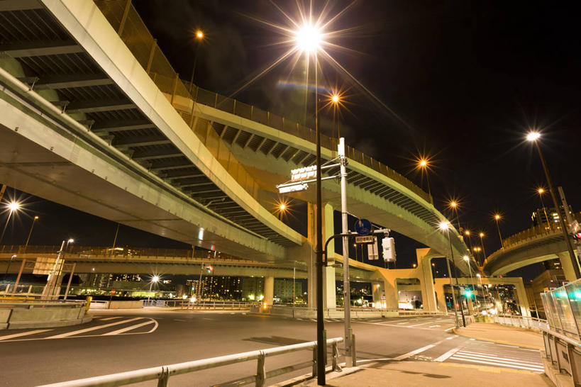 无人,栏杆,横图,室外,夜晚,仰视,度假,安全,美景,城市风光,城市,大桥,路灯,桥梁,照明,东京,日本,亚洲,阴影,光线,影子,景观,高架,红绿灯,围栏,桥,灯光,分界线,停车线,信号灯,交通,江东区,方向,娱乐,护栏,箭头,灯,享受,休闲,景色,放松,警示,车行道,车行道分界线,照亮,指向,照明设备,提示,标线,流通,高架桥,东亚,车行线,高架道路,跨线桥,交通信号灯,本州,行人信号灯,关东地方,本州岛,日本国,东京都,簇,彩图,低角度拍摄