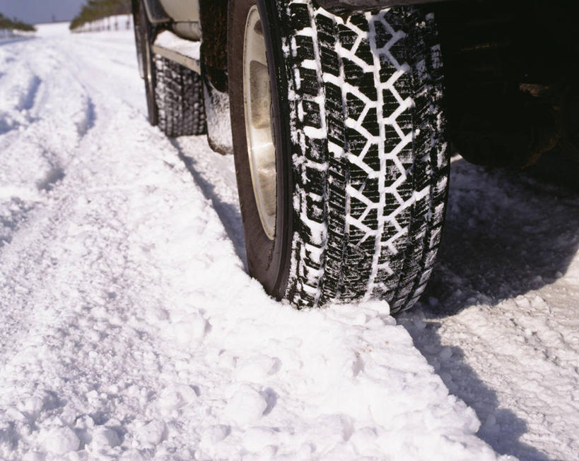 无人,横图,俯视,室外,特写,白天,雪,大雪,越野车,汽车,北海道,日本,亚洲,一辆,阴影,光线,影子,积雪,雪景,冬季,冬天,车,黑色,阳光,轮胎,交通工具,橡胶,寒冷,载具,橡胶制品,四驱车,东亚,车胎,日本国,北海道地方,北海道岛,严寒,彩图,高角度拍摄,外胎,千岁,石狩振兴局,石狩支厅,千岁市