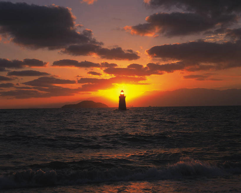 无人,横图,室外,白天,正面,旅游,度假,海浪,海洋,美景,日落,沙滩,道路,爱媛县,日本,亚洲,信息,沙子,海岸,景观,浪花,晚霞,霞光,云,云朵,落日,灯塔,交通,沙地,背光,云彩,方向,娱乐,一个,白云,自然,海水,黄昏,享受,休闲,景色,彩霞,放松,单个,引导,指引,自然风光,逆光,海景,东亚,日本国,爱媛,四国地方,四国,四国岛,今治市,航标,夕照,薄暮,大海,风浪,海,海水的波动,海滩,近岸浪,涌浪,夕阳,彩图,傍晚,导航,斜阳