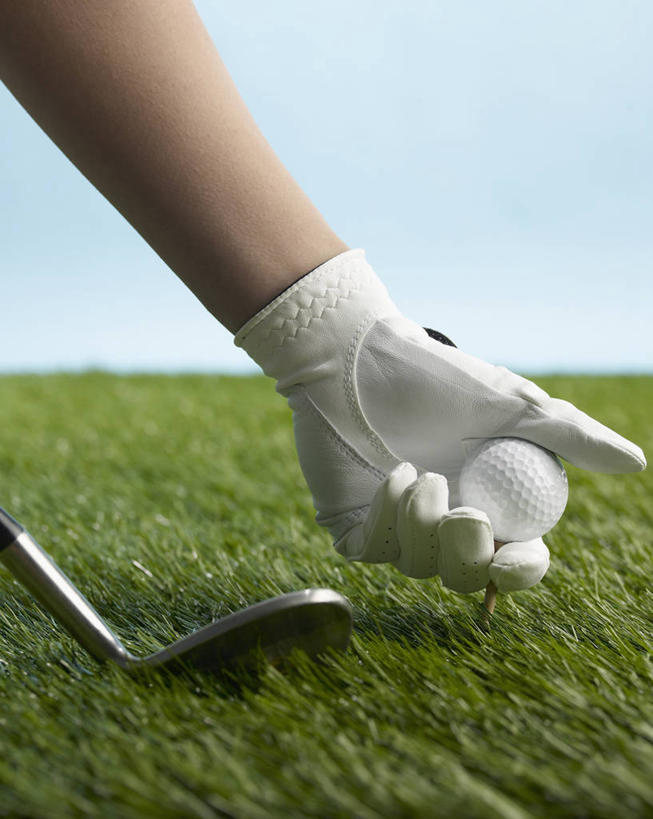 东方人,手,一个人,运动员,竖图,室外,特写,白天,正面,安全,草地,草坪,植物,亚洲,双手,仅一个男性,仅一个人,握,阴影,光线,高尔夫,高尔夫球,影子,防护,黄种人,草,仅一个年轻男性,蓝色,绿色,蓝天,天空,阳光,手套,天,手部,握着,晴朗,保护,单手,高尔夫球杆,保险,高尔夫运动,高尔夫球具,万里无云,保全,周全,安稳,安定,防护手套,平安,高尔夫球运动,男人,男性,年轻男性,亚洲人,晴空,晴空万里,体育运动员,运动选手,半身,彩图,高尔夫手套