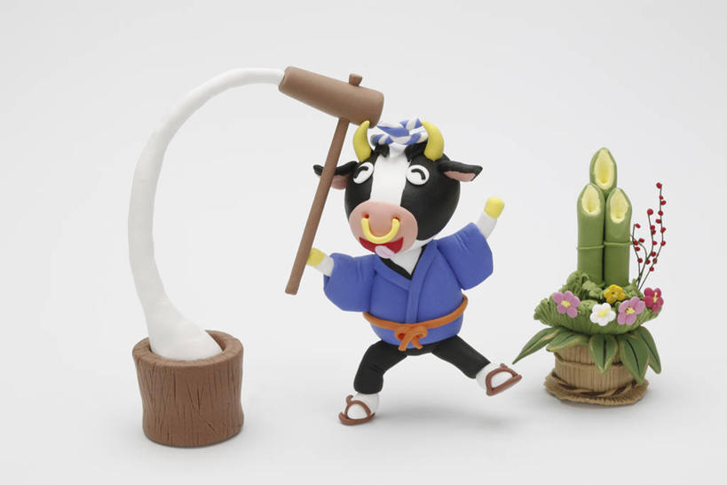 点心,无人,站,横图,室内,特写,白天,正面,民族服装,纯洁,竹子,牛,静物,雕塑,敲打,握,阴影,灰色背景,艺术,装饰,反射,锤子,雕刻,雕像,工具,榔头,影子,料理,食品,年糕,甜点,美食,食物,糕点,一只,动物,工艺品,甜食,站着,中式,器皿,家畜,握着,摄影,牲畜,影棚,纪念,美术,五金,研磨,高雅,变形,紧固,臼杵,矫正,主题,塑形,陈列,研杵,研钵,功能,美学,牢固,奉献,质朴,臼,正直,担当,竹,站立,彩图,全身,影棚拍摄,传统服装,民俗服,拍摄,年年糕,奋进,操守,四君子,岁寒三友,性坚,虚怀,虚心,拟人,善群,卓尔