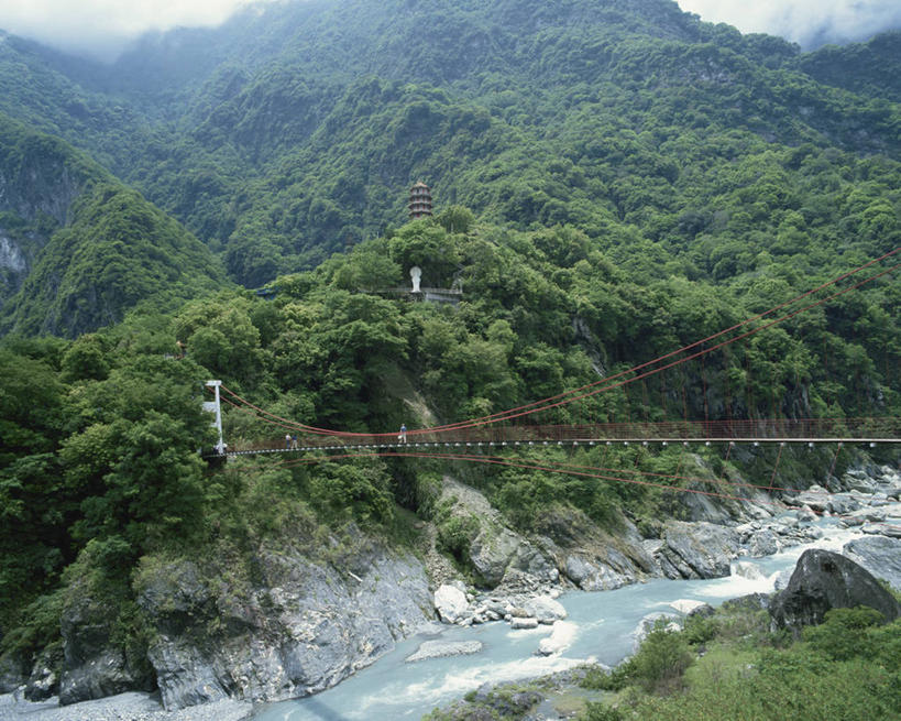 无人,公园,横图,室外,白天,正面,旅游,度假,河流,石头,美景,树林,水,峡谷,植物,台湾,中国,亚洲,阴影,光线,石子,影子,河水,景观,水流,山谷,娱乐,树,树木,绿色,阳光,自然,享受,休闲,景色,放松,生长,成长,国家公园,岩层,自然风光,东亚,花莲县,南投县,港澳台,中华人民共和国,台湾省,台中,台中市,太鲁阁国家公园,花莲,南投,石块,岩石,彩图,次高太鲁阁国立公园,台