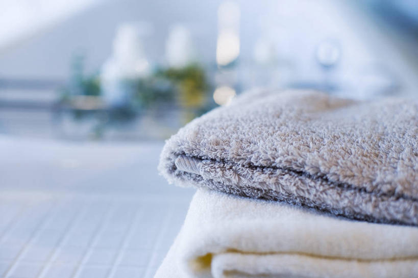 无人,横图,室内,特写,白天,正面,卫生间,浴室,静物,阴影,朦胧,模糊,反射,纺织物,影子,毛巾,清洁,保暖,透气,防水,储水,耐磨,吸水,淋浴房,彩图,冲凉房,沐浴间,沐浴室