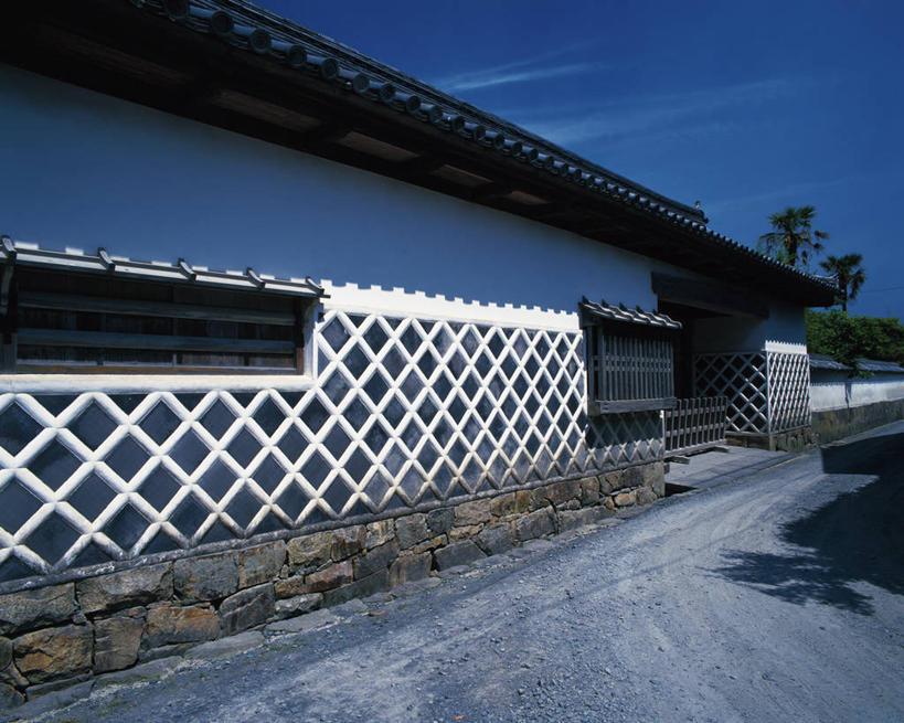 无人,家,横图,室外,白天,正面,度假,美景,城市风光,城市,道路,路,日本,亚洲,阴影,光线,方格,格子,瓦片,影子,房屋,墙,屋檐,屋子,景观,云,云朵,小路,交通,云彩,娱乐,楼房,檐,墙壁,墙面,住宅,蓝色,白色,白云,蓝天,天空,阳光,天,享受,休闲,景色,放松,晴朗,东亚,本州,本州岛,日本国,中国地方,山口,山口县,晴空,彩图,房子,萩市