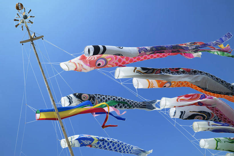 无人,横图,室外,白天,仰视,旗帜,日本,亚洲,许多,阴影,节日,庆祝,光线,鲤鱼旗,影子,很多,文化,旗子,架子,排列,蓝色,蓝天,天空,阳光,天,祈福,庆典,晴朗,纪念,支撑,祈求,固定,东亚,万里无云,日本国,旌旗,旗号,摆列,鲤鱼节,男孩节,日本男孩节,子供之日,鲤帜,晴空,晴空万里,彩图,低角度拍摄,布列,分列