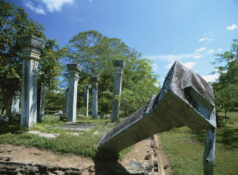 无人,横图,室外,白天,正面,旅游,度假,草地,草坪,美景,植物,雕塑,斯里兰卡,亚洲,阴影,艺术,装饰,光线,雕刻,雕像,影子,柱子,景观,云,云朵,首都,云彩,娱乐,草,树,树木,蓝色,绿色,白云,蓝天,天空,阳光,自然,工艺品,天,享受,休闲,景色,放松,生长,晴朗,成长,纪念,美术,自然风光,主题,南亚,陈列,功能,美学,斯里兰卡民主社会主义共和国,阿努拉达普拉,科伦坡,阿努拉达普拉古城,晴空,彩图