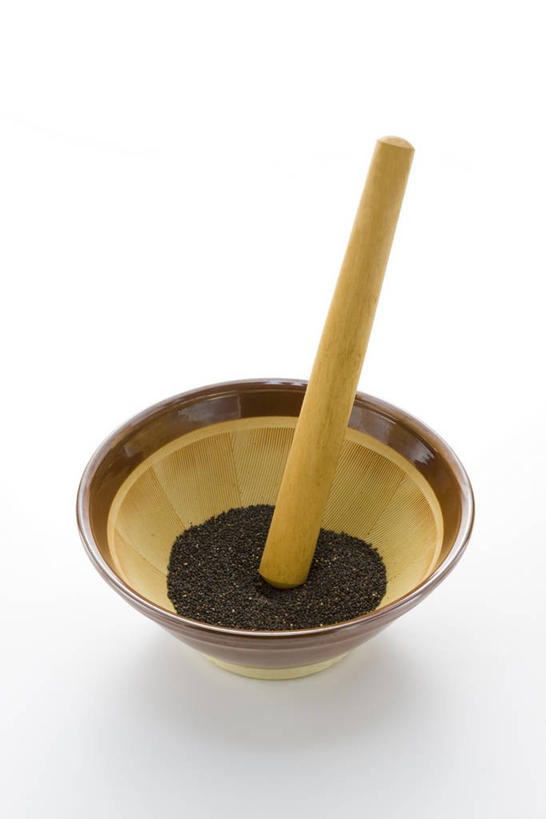 无人,竖图,俯视,室内,特写,白天,白色背景,实验,仪器,一堆,许多,阴影,堆叠,堆积,研究,反射,分析,化学,影子,芝麻,很多,一个,黑色,器皿,摄影,影棚,单个,堆,黑芝麻,研磨,实验用品,研钵,脂麻,胡麻,白麻,巨胜子,油麻,彩图,高角度拍摄,影棚拍摄,拍摄