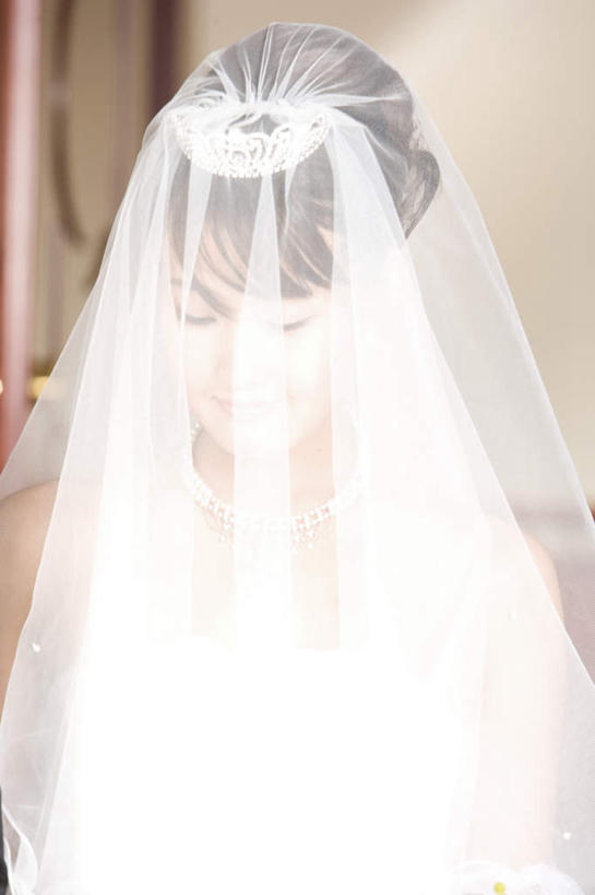 东方人,一个人,新娘,站,竖图,室内,白天,正面,婚纱,婚礼,快乐,皇冠,亚洲,仅一个年轻女性,仅一个女性,仅一个人,头纱,庆祝,结婚,注视,黄种人,白色,观察,看,站着,喜庆,观看,纪念,权威,察看,高贵,关注,权力,统治,年轻女性,女人,女性,亚洲人,王冠,站立,半身,彩图,婚礼服,礼服,高兴,婚礼头纱