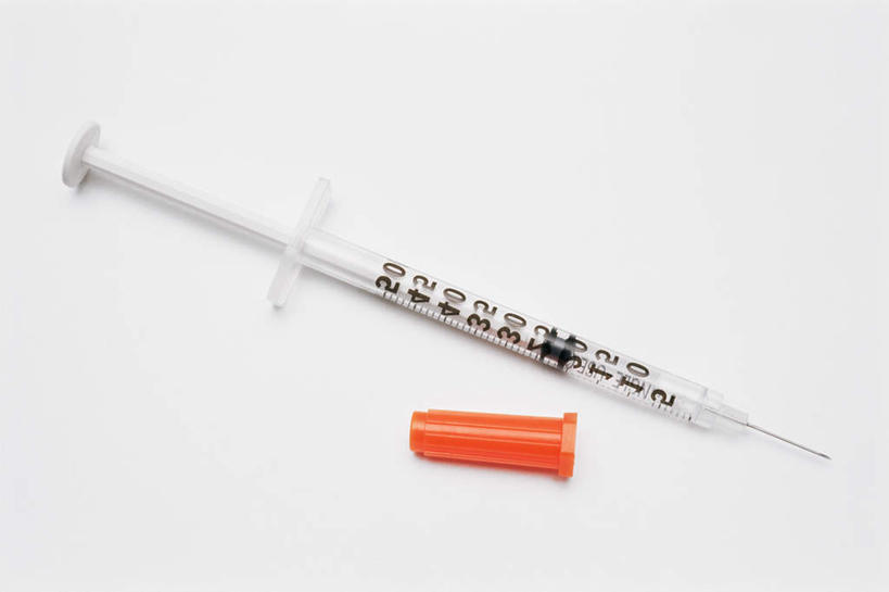 无人,横图,俯视,室内,特写,白天,白色背景,静物,标志,数字,文字,字符,标识,一个,针管,针筒,注射,摄影,阿拉伯数字,影棚,单个,医疗,医疗设备,注射器,彩图,高角度拍摄,影棚拍摄,拍摄