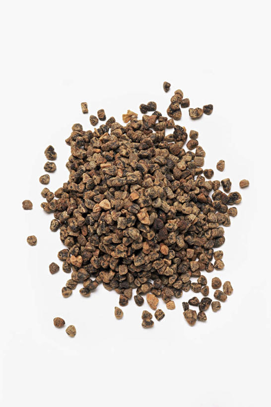 无人,竖图,俯视,室内,特写,白天,白色背景,植物,一堆,许多,堆叠,堆积,调味,香料,佐料,草药,药草,中药,摄影,影棚,堆,豆蔻,配料,药材,中草药,中药材,本草,作料,消食,白豆蔻,彩图,高角度拍摄,影棚拍摄,拍摄,开胃