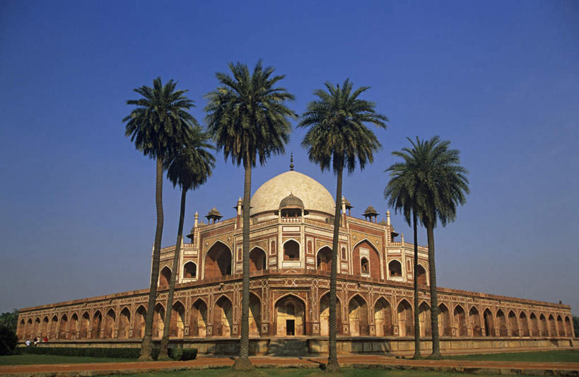 无人,横图,室外,白天,仰视,旅游,度假,名胜古迹,植物,标志建筑,地标,建筑,棕榈树,叶子,印度,亚洲,一排,许多,阴影,遗迹,整齐,光线,影子,拱门,绿叶,首都,四颗,古迹,文物,娱乐,建设,古建筑,树,树木,排列,蓝色,绿色,蓝天,天空,阳光,自然,天,享受,休闲,嫩叶,旅游胜地,放松,生长,晴朗,成长,皇帝,权威,陵墓,队列,高贵,南亚,古文明,棕榈叶,万里无云,新德里,印度共和国,权力,统治,权势,天子,九五之尊,圣上,统治者,陛下,官家,势力,胡马雍,胡马雍陵,叶,叶片,晴空,晴空万里,彩图,低角度拍摄