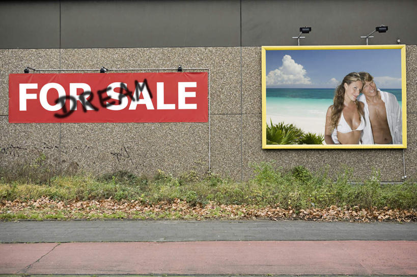 西方人,无人,两个人,站,横图,室外,白天,正面,抽象,泳装,比基尼,爱情,绘画,草地,草坪,海浪,海洋,沙滩,植物,欧洲,欧洲人,艺术,英文,标志,彩绘,沙子,图案,文字,字符,字母,墙,海岸,浪花,艺术品,沙地,古典,浪漫,文化,标识,墙壁,墙面,草,绿色,海水,工艺品,品味,站着,概念,温暖,温馨,恩爱,恋人,英文字母,美术,和睦,高雅,海景,美学,图文,男人,男性,年轻男性,年轻女性,女人,女性,白种人,情侣,大海,风浪,海,海水的波动,海滩,近岸浪,涌浪,站立,半身,彩图,三点式,泳衣,涂鸦,伴侣,融洽