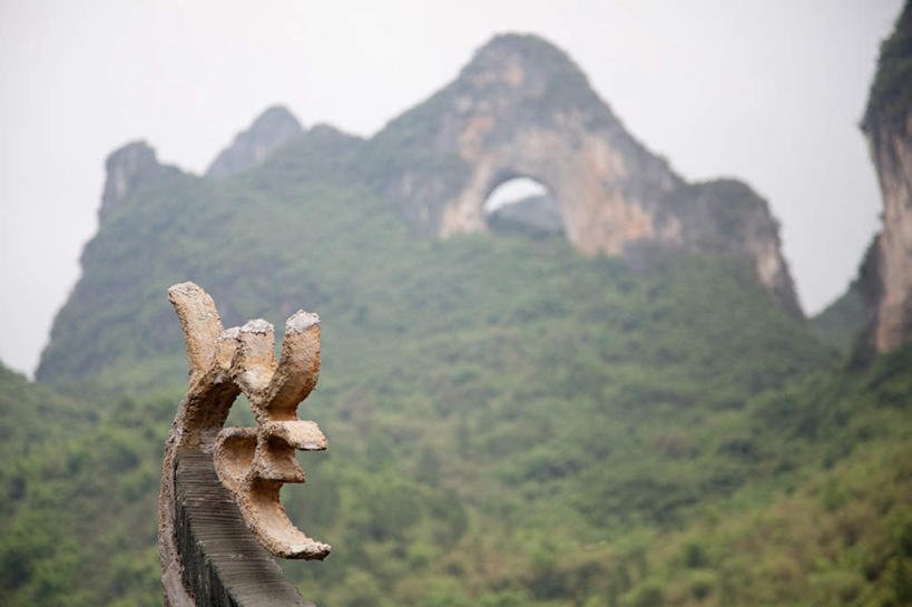 无人,横图,室外,白天,仰视,旅游,度假,美景,森林,山,山脉,树林,植物,桂林,中国,亚洲,朦胧,模糊,纹路,纹理,景观,山峰,拱门,山峦,娱乐,树,树木,绿色,天空,自然,群山,天,享受,休闲,景色,放松,生长,晴朗,成长,广西,自然风光,东亚,阳朔,万里无云,广西壮族自治区,肌理,中华人民共和国,桂林市,桂,华南地区,阳朔县,晴空,晴空万里,彩图,低角度拍摄