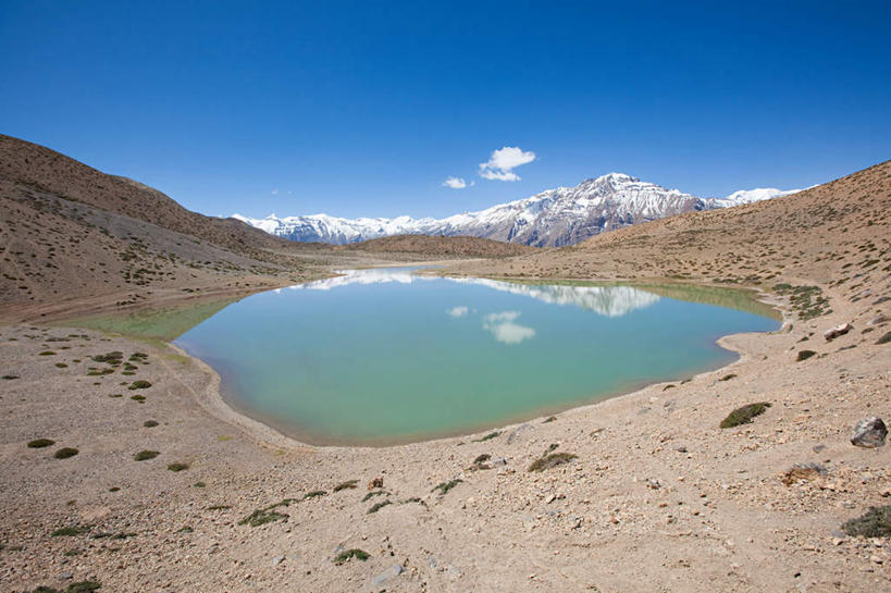 无人,横图,室外,白天,正面,旅游,度假,湖,湖泊,美景,山,水,雪,雪山,大雪,印度,亚洲,冰,湖面,积雪,景观,山峰,水流,水面,雪景,云,云朵,冬季,冬天,山峦,云彩,娱乐,蓝色,白云,蓝天,天空,自然,湖水,天,享受,休闲,景色,放松,寒冷,晴朗,冰冷,镜面,自然风光,南亚,喜马偕尔邦,印度共和国,严寒,冰凉,酷寒,凛冽,凛凛,极冷,高山之州,喜马偕尔,晴空,彩图