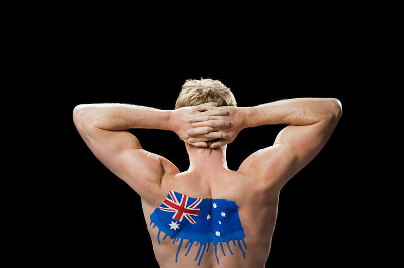 西方人,一个人,站,举,横图,室内,白天,旗帜,国旗,欧洲,澳大利亚,欧洲人,仅一个男性,仅一个人,仅一个中年男性,抱头,黑色背景,艺术,彩绘,文化,裸露,背面,红色,蓝色,白色,托,站着,摄影,影棚,赤裸,双手抱头,大洋洲,裸,澳洲,人体彩绘,南方大陆,美观,澳大利亚联邦,捧首,捧头,纹身彩绘,男人,男性,中年男性,白种人,旗,举起,举手,举着,向上举,向上伸,向上托,站立,半身,彩图,影棚拍摄,拍摄,澳大利亚国旗