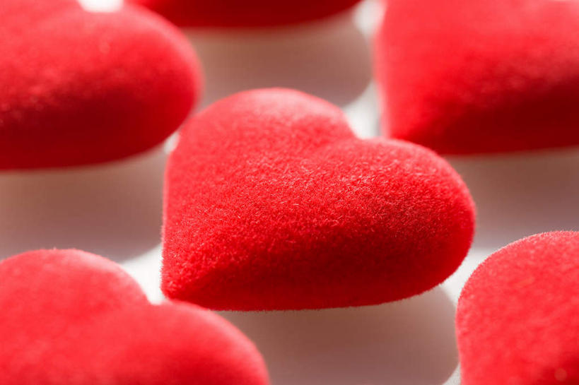 无人,横图,俯视,室内,特写,白天,白色背景,爱情,静物,情人节,一排,许多,阴影,节日,爱心,庆祝,整齐,反射,影子,浪漫,文化,排列,红色,庆典,温暖,温馨,心形,恩爱,摄影,影棚,纪念,和睦,队列,心型,彩图,高角度拍摄,影棚拍摄,拍摄,融洽