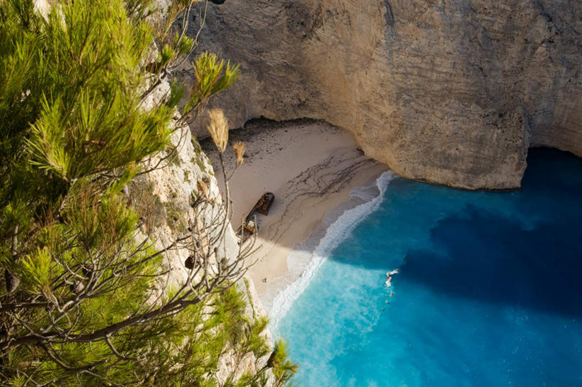 无人,横图,俯视,航拍,室外,白天,旅游,度假,海浪,海洋,石头,美景,沙滩,山,山脉,植物,希腊,欧洲,阴影,光线,沙子,石子,影子,海岸,景观,浪花,山峰,沙地,山峦,娱乐,树,树木,绿色,阳光,自然,海水,群山,享受,休闲,景色,放松,生长,成长,鸟瞰,自然风光,海景,希腊共和国,爱奥尼亚群岛,伊奥尼亚群岛,扎金索斯,扎金索斯岛,大海,风浪,海,海水的波动,海滩,近岸浪,石块,岩石,涌浪,彩图,高角度拍摄