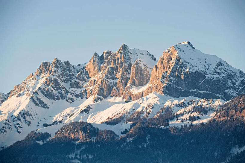 无人,横图,室外,白天,正面,旅游,度假,石头,美景,山,雪,雪山,大雪,阴影,光线,石子,影子,冰,积雪,景观,山顶,山峰,雪景,冬季,冬天,山峦,娱乐,蓝色,蓝天,天空,阳光,自然,天,享受,休闲,景色,放松,寒冷,晴朗,冰冷,自然风光,万里无云,严寒,冰凉,酷寒,凛冽,凛凛,极冷,颠峰,极峰,石块,岩石,晴空,晴空万里,彩图