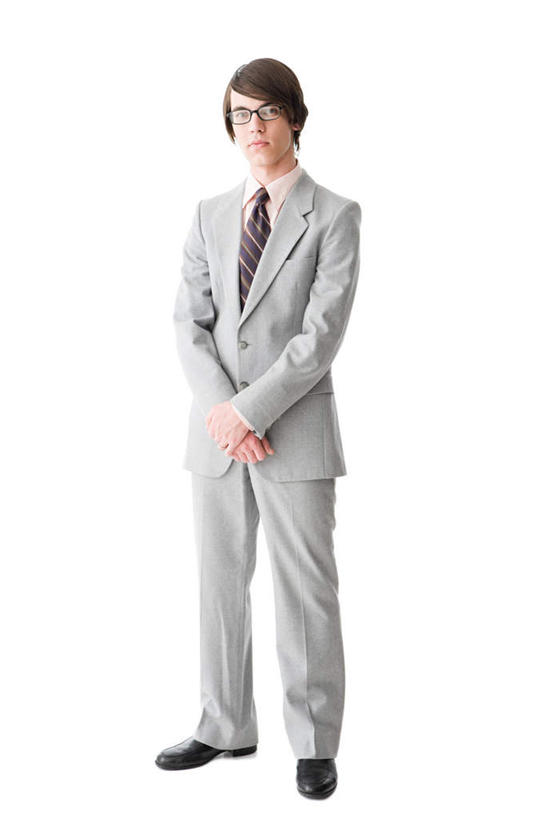西方人,一个人,商务人士,商务男性,站,竖图,室内,白天,白色背景,正面,衬衫,欧洲,欧洲人,仅一个男性,仅一个人,握,阴影,套装,反射,眼镜,影子,注视,仅一个年轻男性,观察,看,站着,握着,摄影,影棚,观看,老花镜,察看,关注,商务装,工薪阶层,远视眼镜,男人,男性,年轻男性,白种人,白领,上班族,站立,彩图,全身,影棚拍摄,衬衣,拍摄
