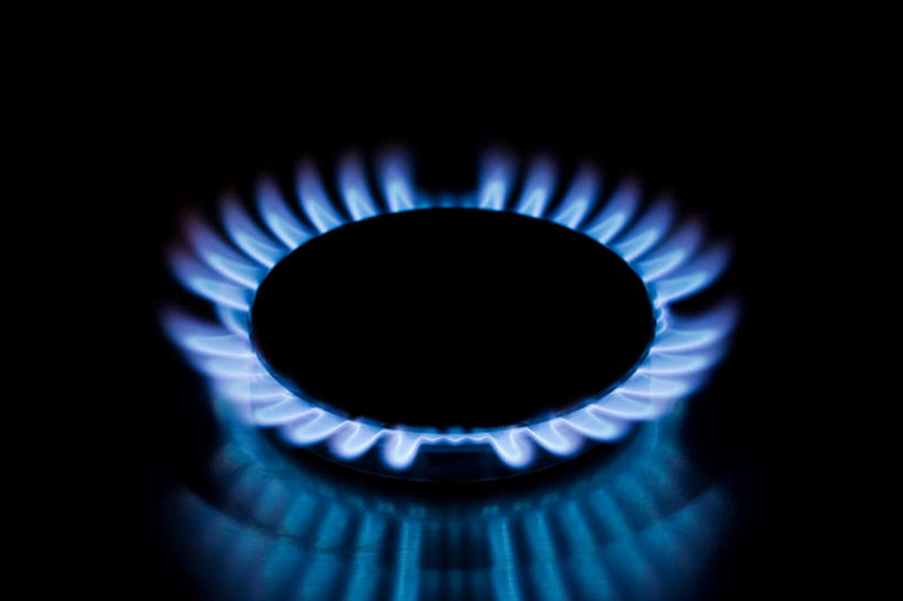 无人,横图,俯视,室内,特写,白天,热情,火,阴影,黑色背景,透明,反射,火焰,影子,燃烧,蓝色,煤气炉,摄影,影棚,天然气,理智,沉静,冷色,高深,冷淡,彩图,高角度拍摄,影棚拍摄,拍摄