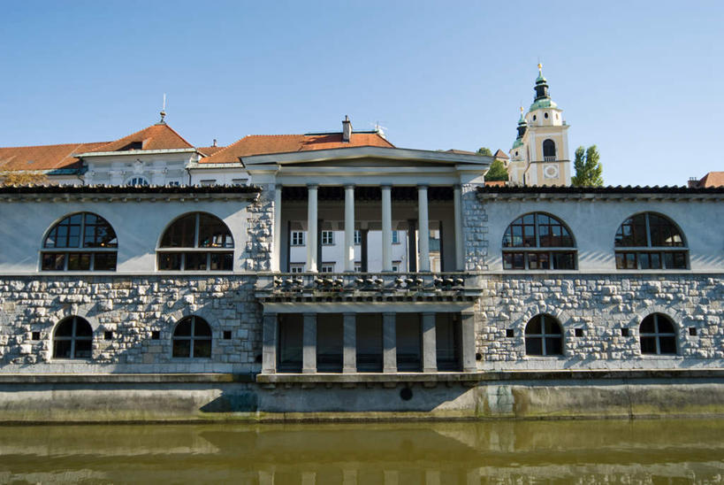 无人,家,横图,室外,白天,正面,度假,河流,美景,水,植物,城市风光,城市,欧洲,斯洛文尼亚,阴影,波纹,光线,影子,房屋,屋子,河水,景观,水流,涟漪,首都,娱乐,楼房,住宅,树,树木,蓝色,绿色,倒影,蓝天,水纹,天空,阳光,自然,波浪,天,享受,休闲,景色,放松,生长,晴朗,成长,倒映,中欧,万里无云,水晕,斯洛文尼亚共和国,卢布尔雅那,反照,晴空,晴空万里,彩图,房子