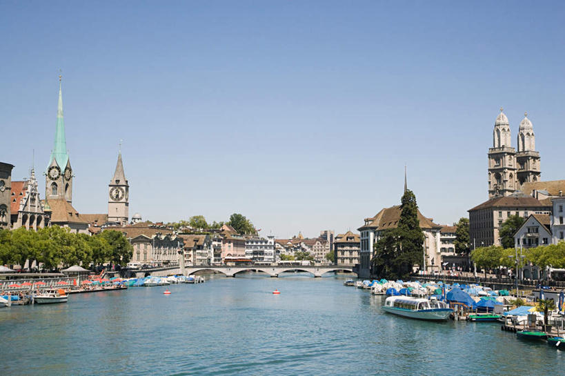 无人,家,码头,横图,室外,白天,正面,度假,石头,美景,植物,城市风光,城市,港口,轮船,船,瑞士,欧洲,许多,停靠,阴影,光线,石子,影子,房屋,屋子,景观,桥,娱乐,石桥,楼房,拱桥,住宅,栈桥,树,树木,蓝色,绿色,蓝天,天空,阳光,自然,交通工具,天,享受,休闲,景色,放松,拱形,生长,晴朗,成长,人行桥,石拱桥,停泊,载具,中欧,万里无云,首府,瑞士联邦,苏黎世,苏黎世州,利马特河,苏黎士,石块,晴空,晴空万里,彩图,房子,摆渡口,埠头,渡口,渡头,港湾,海港,货运码头,口岸,商港