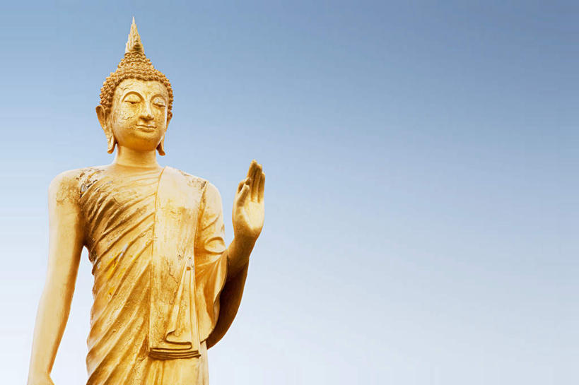 东方人,一个人,无人,站,横图,室外,白天,仰视,民族服装,雕塑,泰国,亚洲,仅一个男性,仅一个人,阴影,服装,艺术,装饰,光线,雕刻,雕像,影子,黄种人,仅一个年轻男性,衣服,蓝色,蓝天,天空,阳光,工艺品,天,站着,金色,服饰,东南亚,晴朗,纪念,美术,富贵,衣着,穿着,主题,陈列,忠诚,万里无云,泰王国,功能,美学,富丽,衣饰,名誉,荣华,男人,男性,年轻男性,亚洲人,晴空,晴空万里,站立,半身,彩图,低角度拍摄,传统服装,民俗服