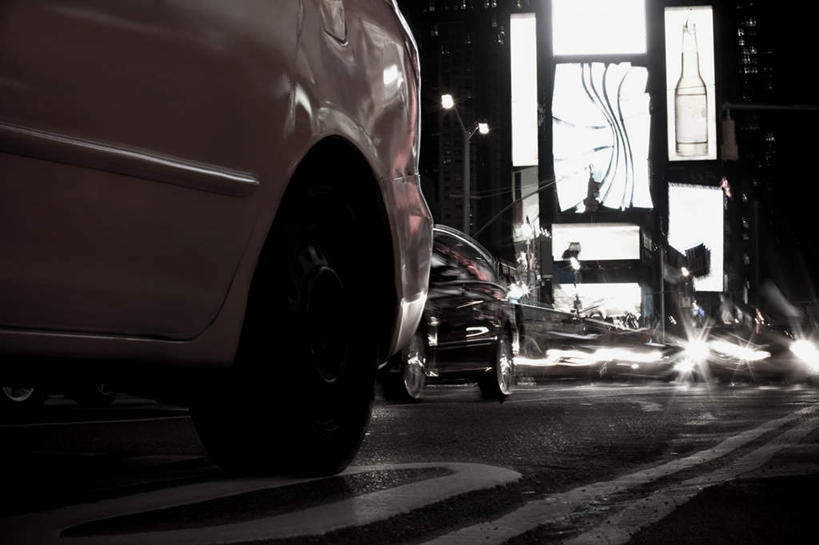 无人,高楼大厦,广场,横图,室外,夜晚,仰视,度假,显示器,美景,城市风光,城市,大厦,道路,建筑,路,摩天大楼,夜景,公路,汽车,照明,纽约,美国,许多,朦胧,模糊,屏幕,景观,曼哈顿,交通,娱乐,显示屏,车,灯,灯具,交通工具,轿车,享受,休闲,景色,放松,时代广场,照亮,北美,北美洲,照明设备,载具,美洲,输出设备,前照灯,前大灯,纽约州,帝国之州,帝国州,车前灯,时报广场,纽约时报广场,北亚美利加洲,亚美利加洲,马路,彩图,低角度拍摄,大楼,高层建筑,高楼,摩天楼,曼哈顿岛