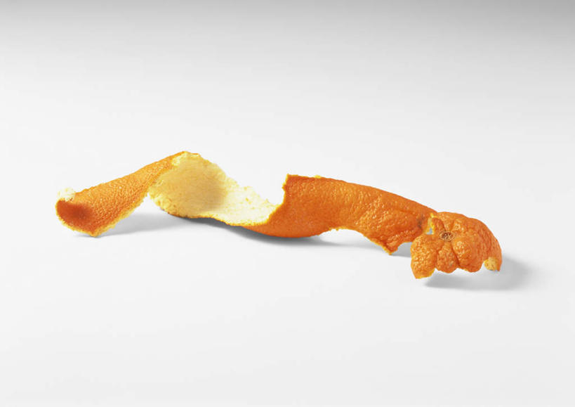 无人,横图,俯视,室内,特写,白天,白色背景,餐桌,桌子,柑橘,静物,水果,一条,新鲜,生食,食品,果实,果皮,食物,橙色,摄影,有机食品,绿色食品,影棚,餐台,橘子皮,橘子,桔子,橙子,橙,彩图,高角度拍摄,影棚拍摄,拍摄