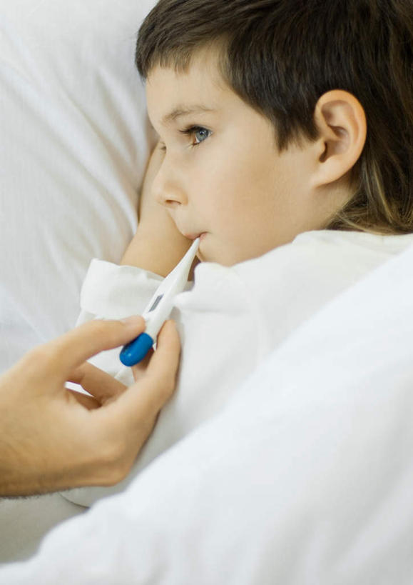 西方人,儿童,家庭,母亲,女儿,躺,竖图,室内,白天,正面,纯洁,床,卧室,欧洲,欧洲人,测量,双人床,床单,拿,拿着,被子,小孩,体温计,温暖,温馨,母女,一家人,可爱,母爱,童年,童趣,和睦,被单,童真,烂漫,无邪,天真,年轻女性,女孩,女人,女性,白种人,孩子,年轻人,躺着,半身,彩图,睡房,卧房,融洽,女生