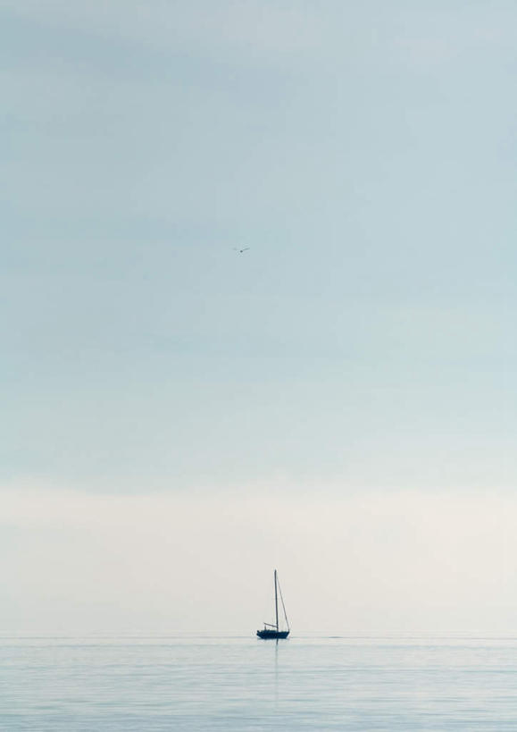 帆船,无人,竖图,室外,白天,正面,旅游,度假,海浪,海洋,美景,船,波纹,景观,浪花,水平线,辽阔,海平线,涟漪,娱乐,蓝色,倒影,蓝天,水纹,天空,自然,海水,交通工具,波浪,天,享受,休闲,广阔,景色,安静,放松,晴朗,一望无际,倒映,自然风光,海景,万里无云,水晕,无边无际,一马平川,反照,寂静,大海,风浪,海,海水的波动,近岸浪,涌浪,晴空,晴空万里,彩图,水天相接,水天一线