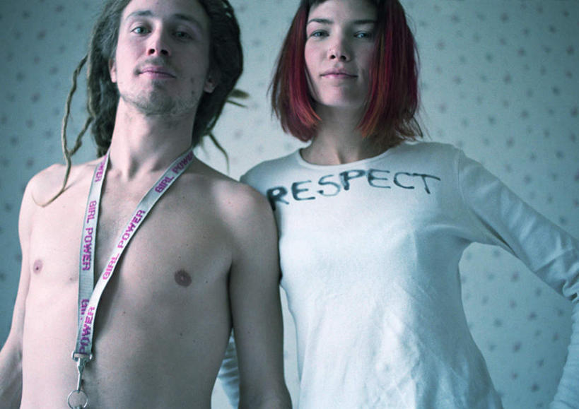 西方人,两个人,站,横图,室内,白天,正面,爱情,壁纸,卧室,手机,欧洲,欧洲人,墙,浪漫,注视,裸露,墙壁,墙面,看,站着,思考,温暖,温馨,恩爱,考虑,恋人,和睦,挂绳,关注,裸,男人,男性,年轻男性,年轻女性,女人,女性,白种人,情侣,墙纸,抬头,仰头,站立,半身,彩图,睡房,卧房,伴侣,融洽