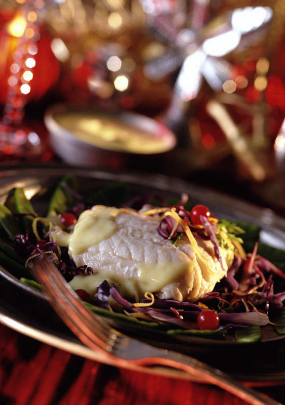 无人,餐厅,竖图,室内,特写,白天,正面,烹饪,西餐,餐桌,桌子,静物,餐具,碟子,盘,肉,鱼肉,料理,食品,菜肴,美食,肉类,食物,盘子,碟,西式,摄影,佳肴,影棚,餐台,肉食,鳕鱼,彩图,影棚拍摄,拍摄,餐馆,饭店,饭馆