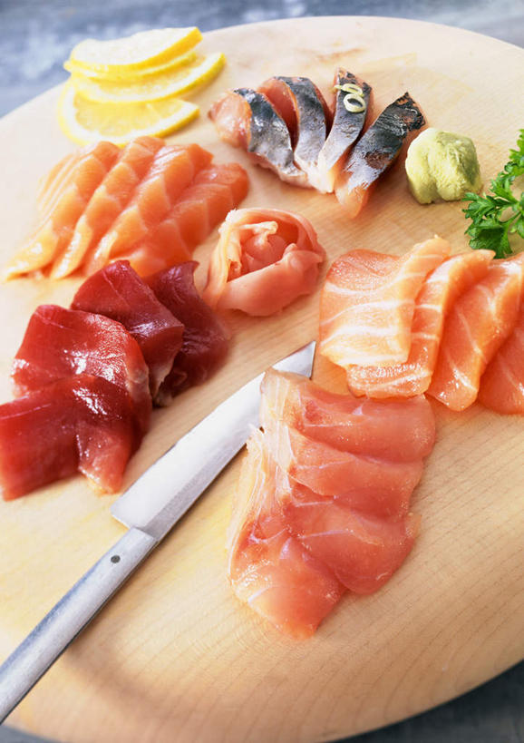 海鲜,生鱼片,芥末,无人,竖图,俯视,室内,特写,白天,烹饪,餐桌,桌子,一排,整齐,日本料理,料理,食品,案板,水产,菜肴,美食,食物,排列,日式料理,日式,摄影,佳肴,影棚,餐台,队列,海产品,彩图,高角度拍摄,影棚拍摄,拍摄
